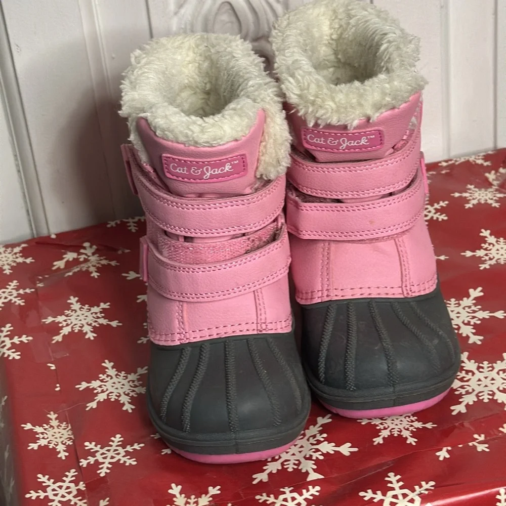 Cat & Jack Winter Waterproof Pink & Black Faux Fur Boots Size 9